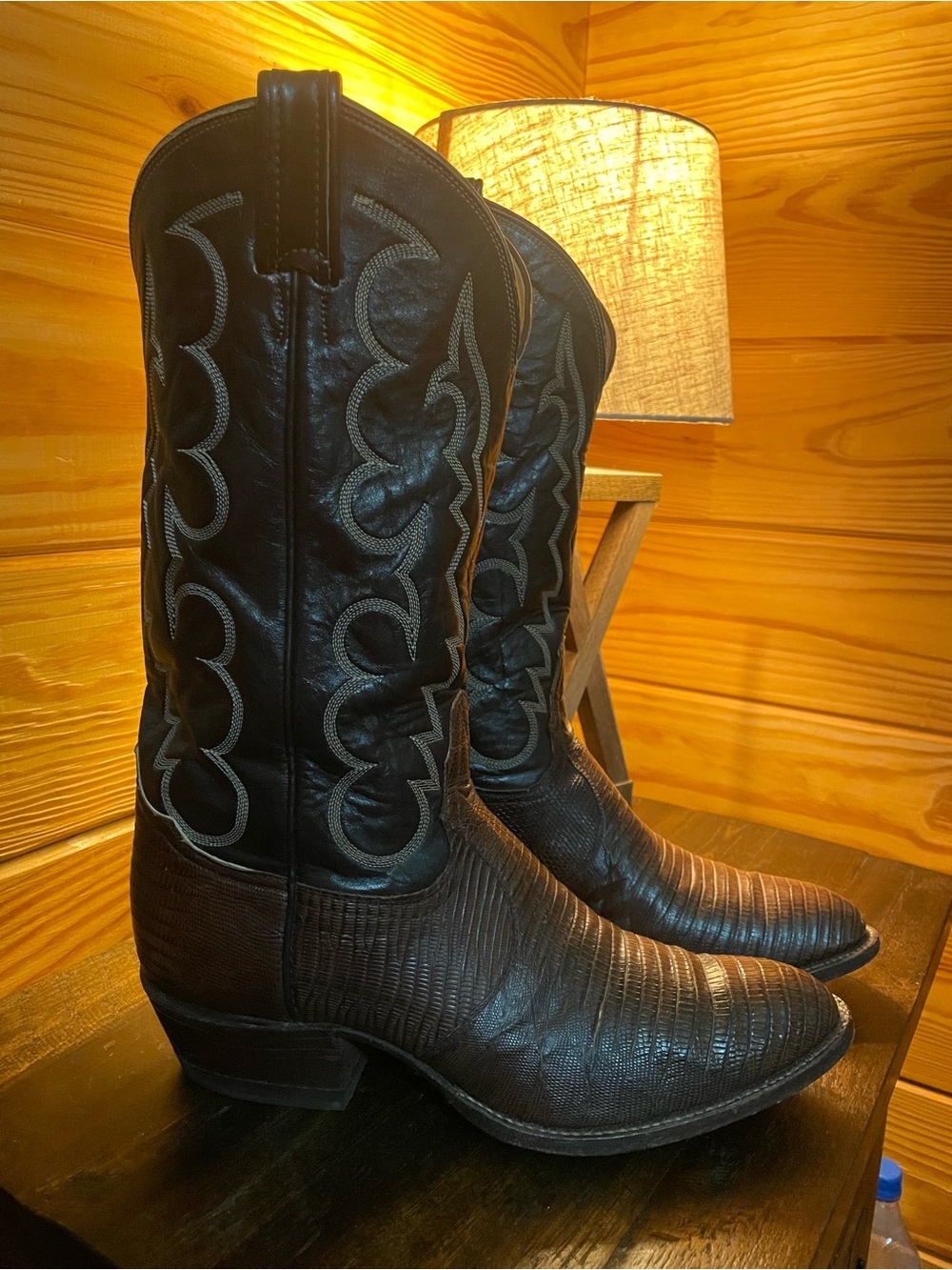 Men’s Tony Lama’s / Genuine Brown Lizard / Western Cowboy Boots / 10D - Picture 2 of 9